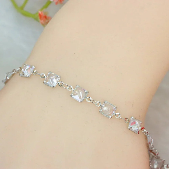 "New Beautiful Design Bracelet for Women/Girls, Gift, B802 - Picture 1 of 10